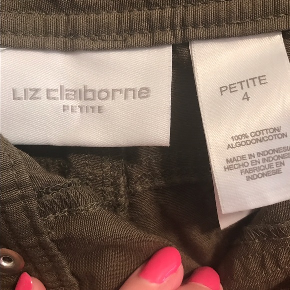 Liz Claiborne Shorts Size 4P Olive Green - Picture 5 of 9